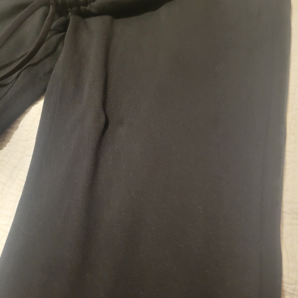 Lululemon Soft Jersey Classic-Fit Mid-Rise Jogger.Size 2 black - Picture 3 of 5